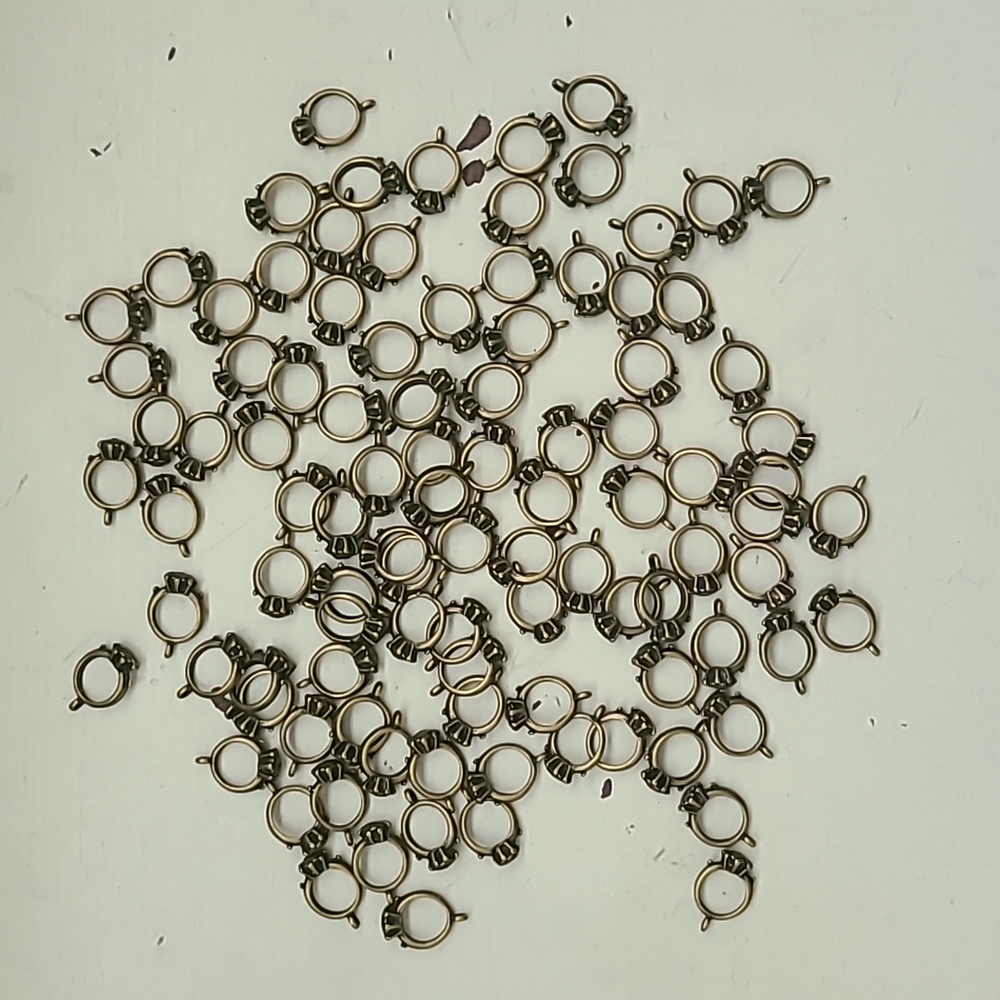 Lot of 100 Engagement Ring Charms